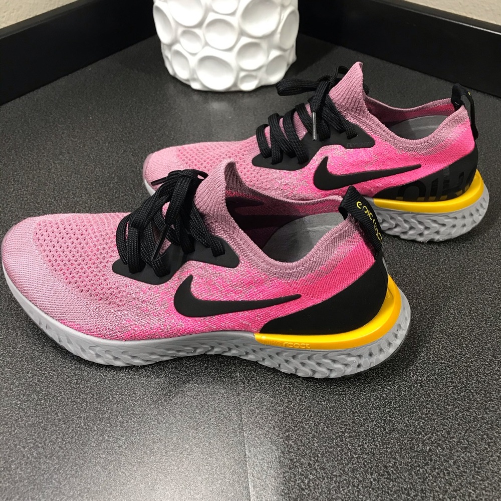 Nike Epic React Flyknit Sneakers